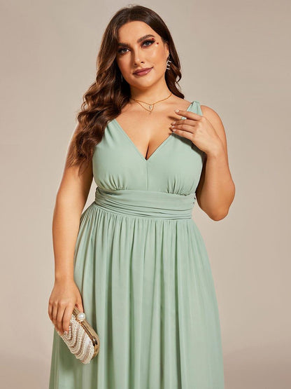 ever HUSH|V Neck Sleeveless Pleated Chiffon Evening Dress