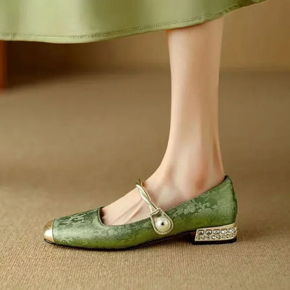 Adrienne – Chaussures classiques à bride au look élégant